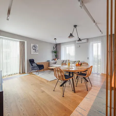 Marina View - Yacht Park Premiere غدينيا